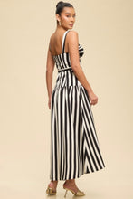 Load image into Gallery viewer, Magdalena Midi Dress