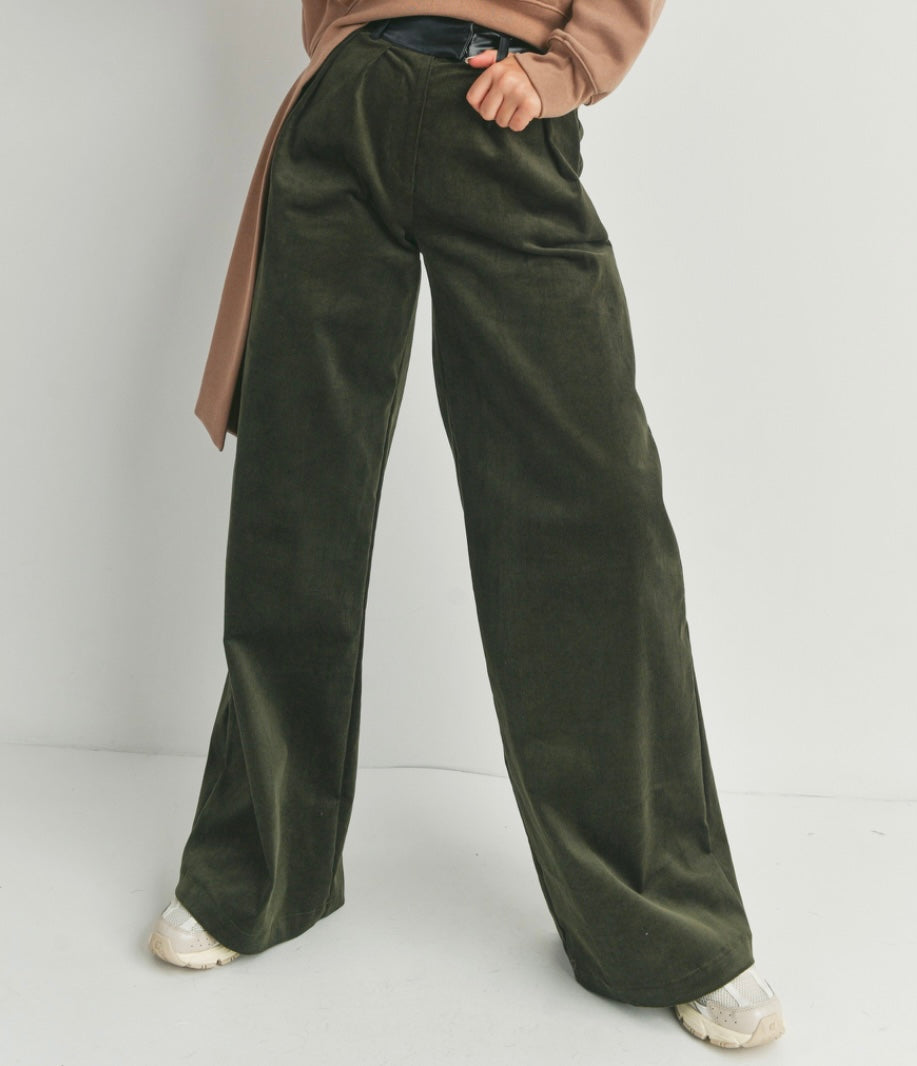 Leyra Pant