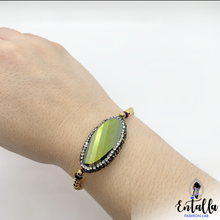 Load image into Gallery viewer, Pulsera piedra de cristal tornasol